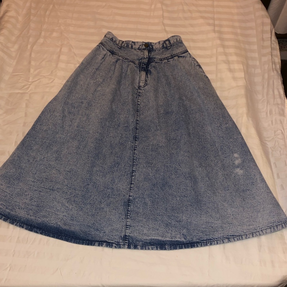 Super cute or DIY;  midi length Denim A-Line Skirt, Hathaway vintage acid washed